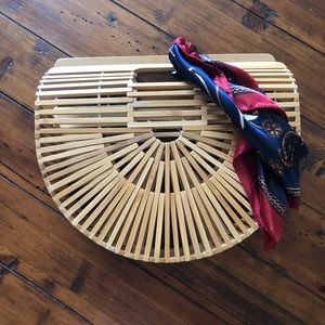 Wooden handbag w/ Scarf